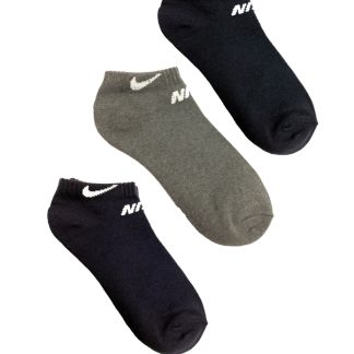 Nike Men's ankle socks available in free size